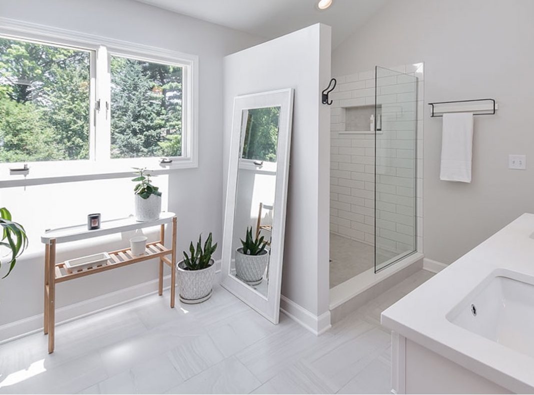 Professional Tips for Designing Small Bathroom Interior