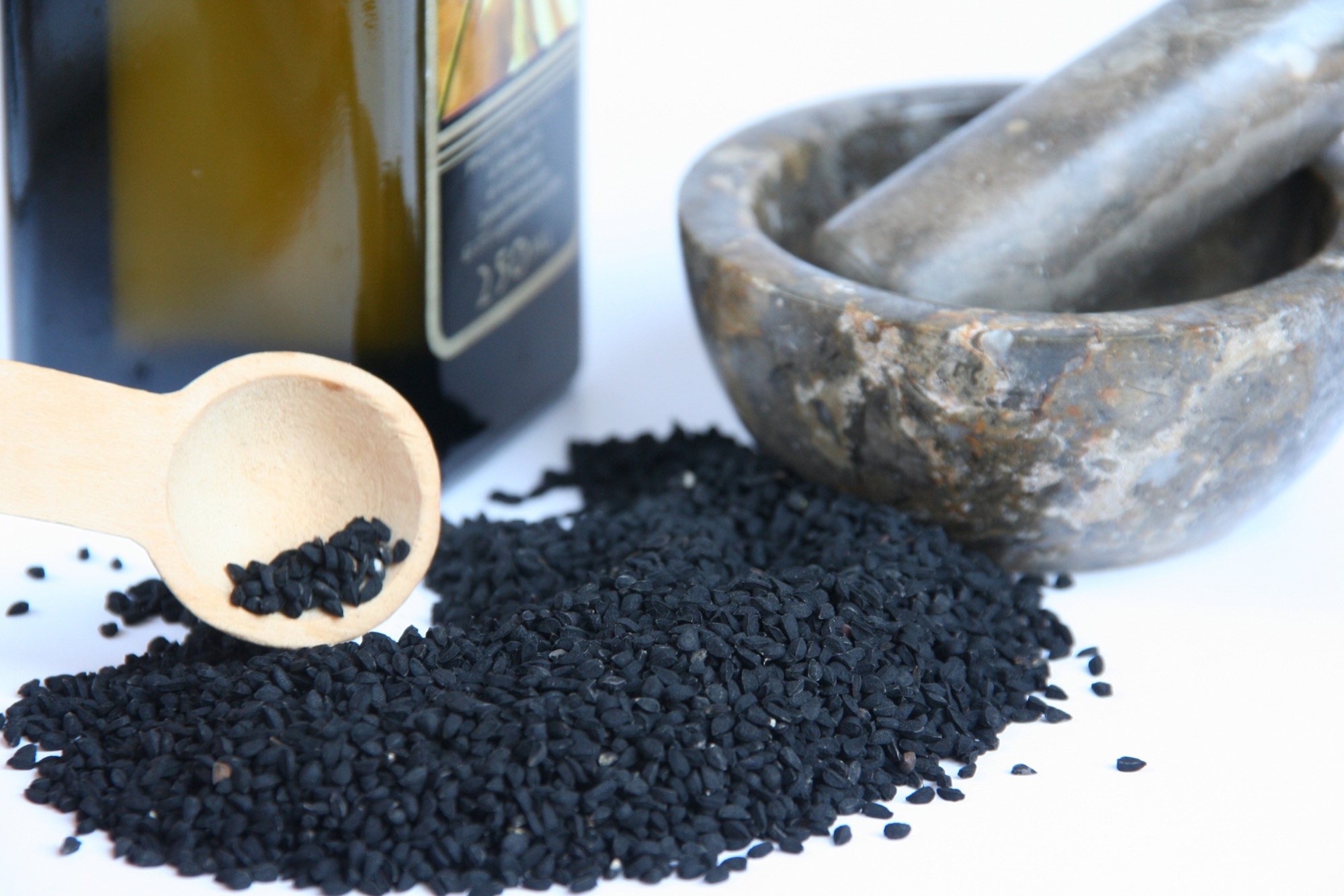 Масло черного семени применение. Черный тмин Black Seed Oil. Масло черного тмина Black Seed Oil. Black cumin Seeds. Black cumin Seed Oil.