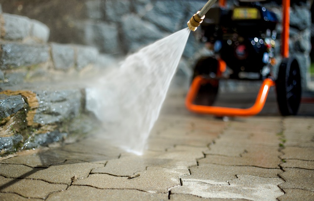 Guide to Use Pressure Washer Effectively While Cleaning