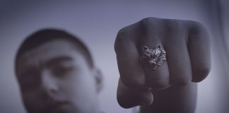 Rockin’ the Rocker Look: Five Style Tips to Keep in Mind Here Is How Men Should Wear Jewelry