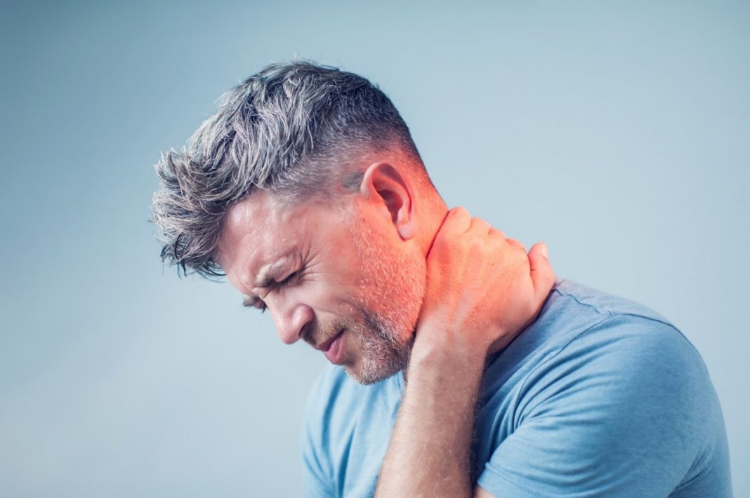 Text Neck Symptoms: Your Smartphone Is Sending You to the Chiropractor