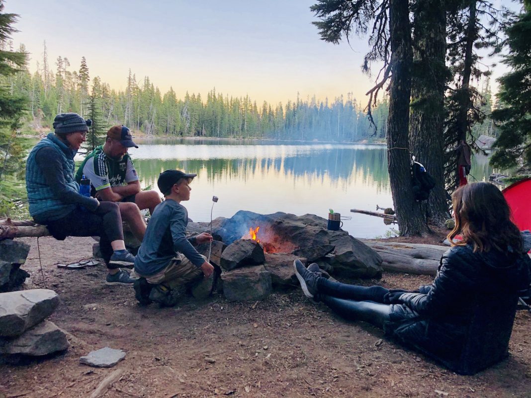 CAMPING