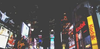 Experience the wonder of the Holidays at FAO Schwarz x Viator New York Outdoor Banners