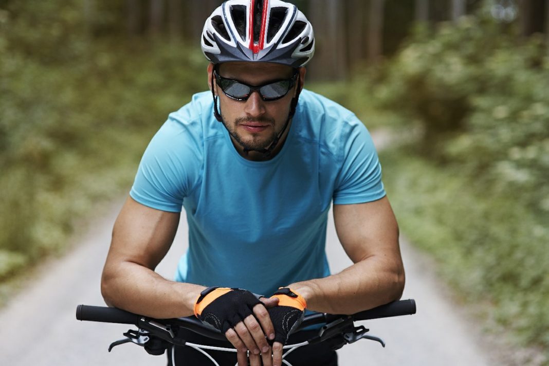 Pep Up Your Athletic Look With Special Sports Eyeglasses