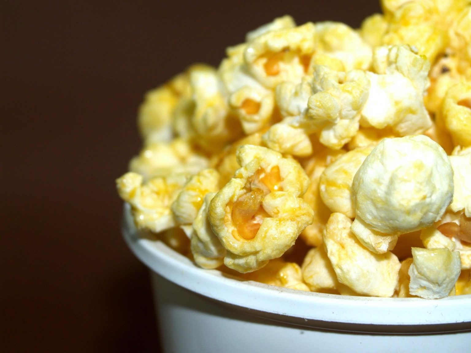 Chow Down 5 Awesome Snacks to Eat While Watching TV ELMENS