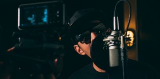 How to decide on a Singing Coach? Best Microphone for YouTube
