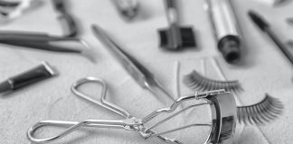 2 Different Types of Eyelash Curlers for Difficult-To-Curl Lashes DifferentTypesofEyelashCurlersforDifficult To CurlLashes
