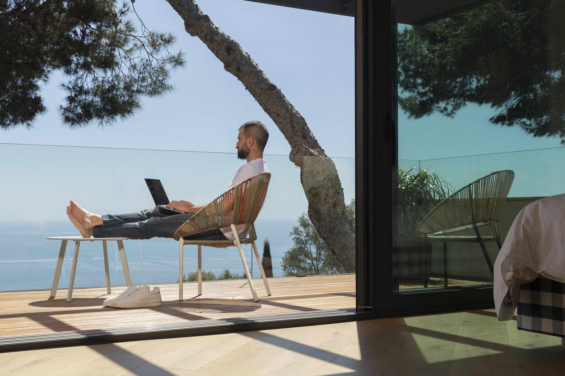 practical-tips-for-managing-remote-workers-elmens